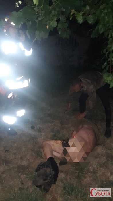 У Гришківцях рятували чоловіка, який по необережності пірнув уночі в чужу криницю
