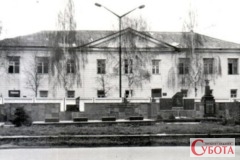 Будівля колишнього табору військовополонених №110 у Радомишлі