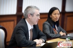 Голова місії МВФ Гевін Грей під час переговорів з представниками української влади у Києві