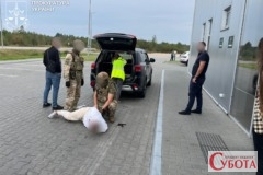 Спецпризначенці затримують підозрюваного у вимаганні грошей на Житомирщині