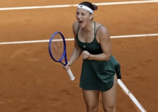 Марта Костюк емоційно святкує перемогу у фіналі турніру WTA 1000 у Мадриді