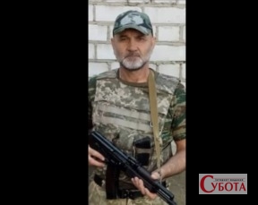 Головний сержант та розвідник Михайло Мельник з селища Романів у військовій формі
