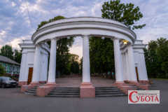 У Шодуарівському парку Житомира оновлять вхідну колонаду