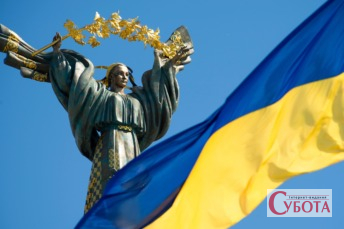 ПФУ виплачує допомогу до Дня Незалежності: які суми передбачені у 2026 році