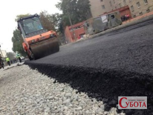 У Житомирі продовжують оновлювати прибудинкові території