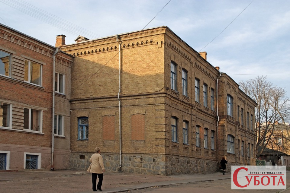 Будівля Бердичівської міської гуманітарної гімназії №2