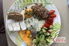 Гречка з яйцем і сиром на швидкий сніданок