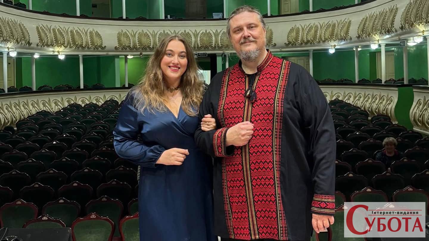 Світло зникло, але концерт не скасували: 89-й сезон Житомирської філармонії відкрили при свічках — фото 2