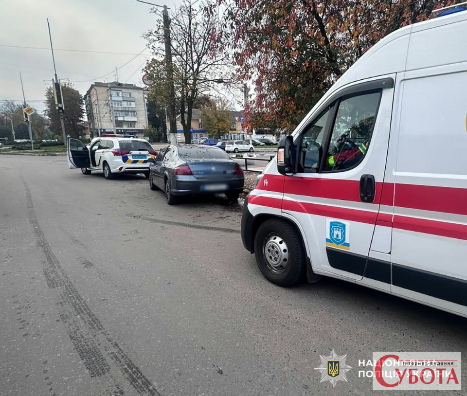 Автомобіль зупинився на дорозі, а водій знепритомнів: порятунок у Житомирі