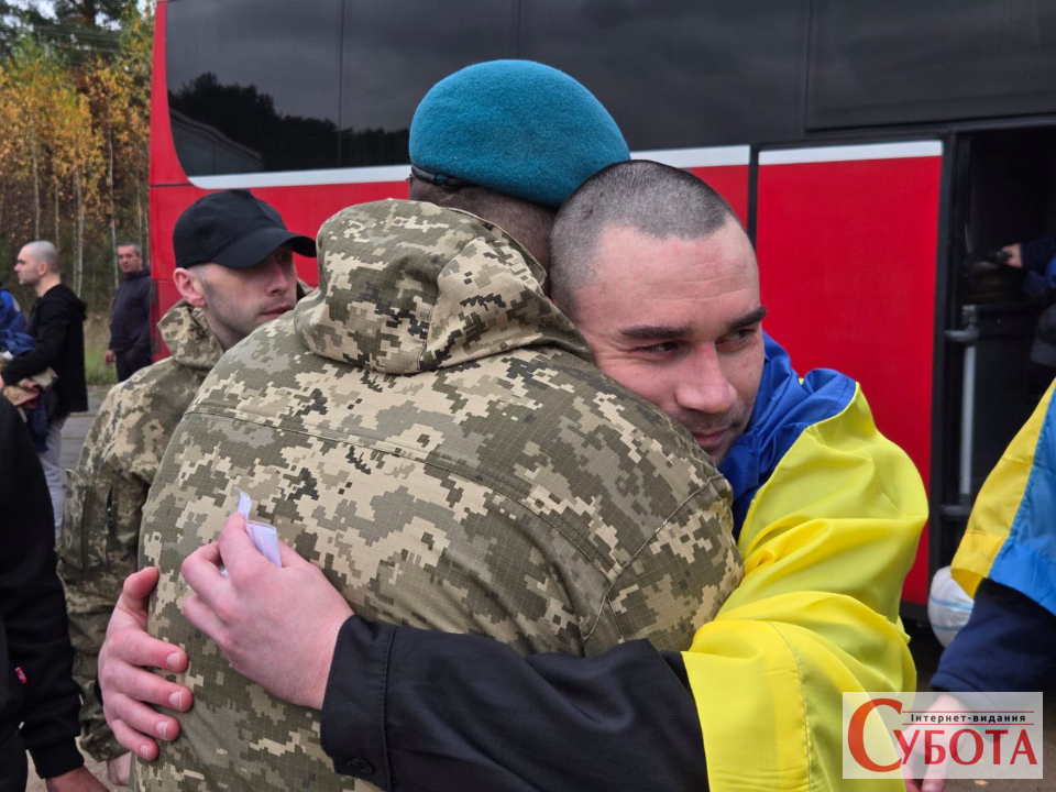 Із ворожого полону повернулися шестеро захисників із Житомирської області — фото 1
