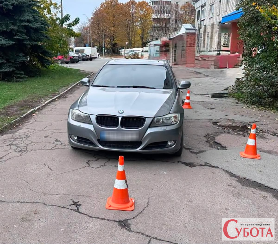 На вулиці Київській у Звягелі автомобіль збив 54-річну жінку
