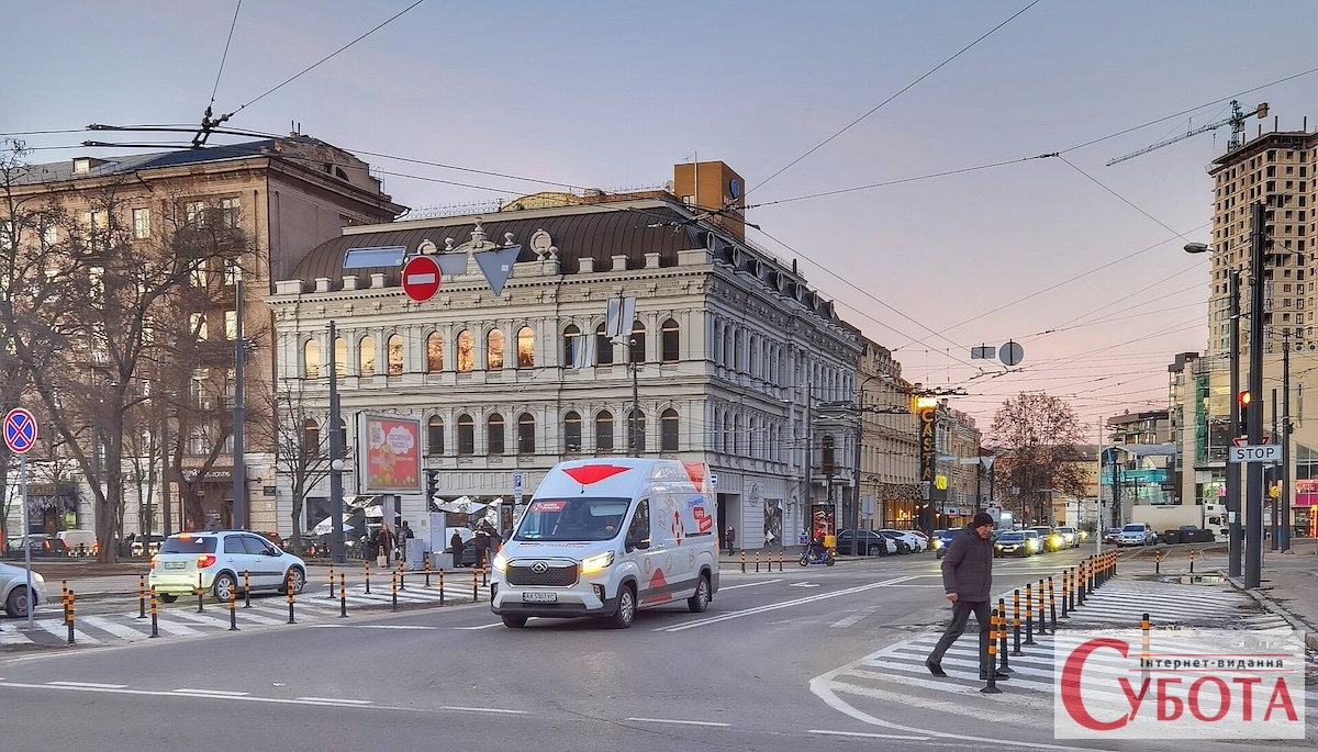 Maxus eDeliver 9 Nova Poshta van. Blokha