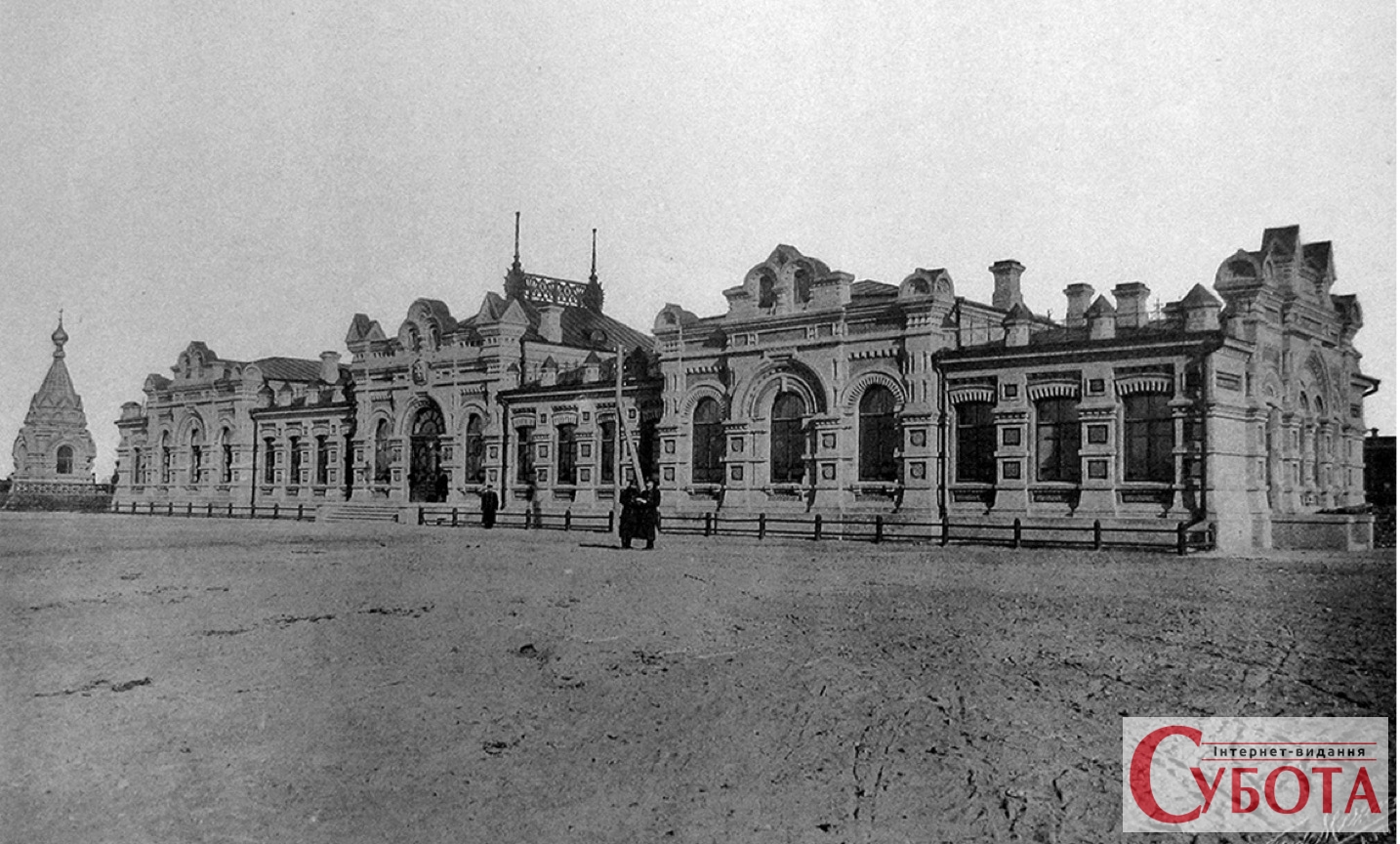 Привокзальна площа ст. Коростень, фото 1903 року з альбому будівництва Київ-Ковельської залізниці 1900–1902 рр.