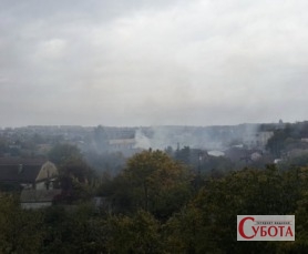 Дим над житловими будинками у Бердичеві 9 жовтня