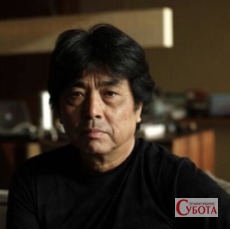Японський письменник і кінорежисер Рю Муракамі на фотографії 2005 року