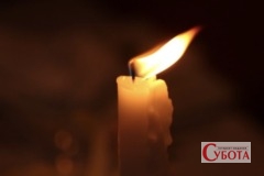 Запалена свічка на знак пам’яті про загиблих Захисників