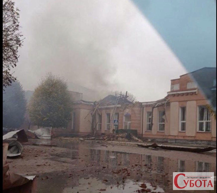 Понад століття простояв вокзал Овруча — російська атака пошкодила історичну будівлю — фото 1