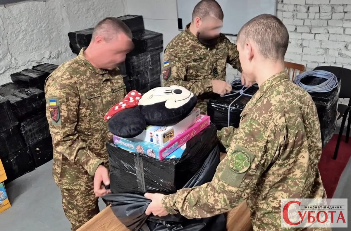 Діти в окупованих Олешках отримали молоко, сніданки та іграшки — гвардійці доставили допомогу дронами