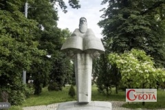 Пам'ятник Нестору Літописцю в Києві