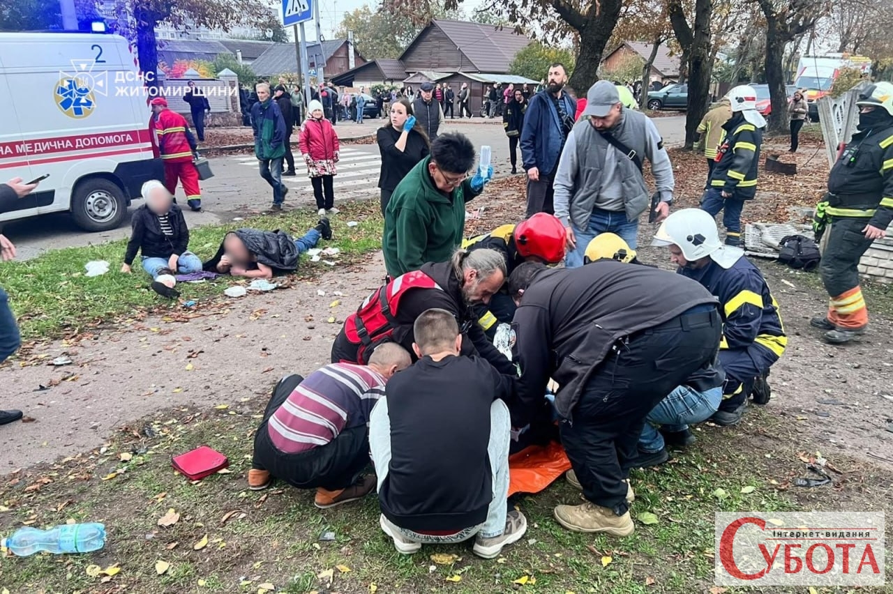 Російський дрон влучив в одноповерховий будинок у Житомирі: подробиці від рятувальників. ФОТО. ВІДЕО