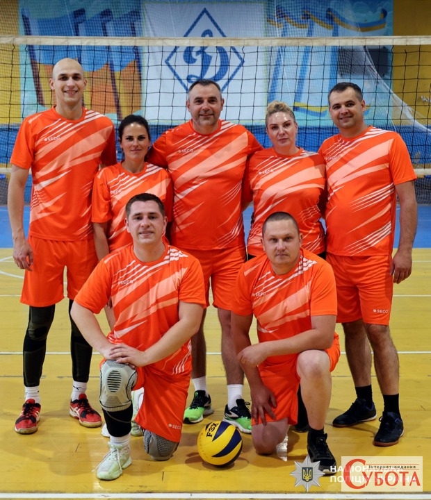Команда Коростенського райуправління поліції виграла обласний чемпіонат із волейболу — фото 1